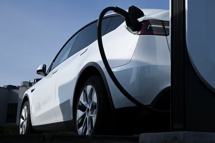 Govt pushes to scale up EV adoption | The Express Tribune