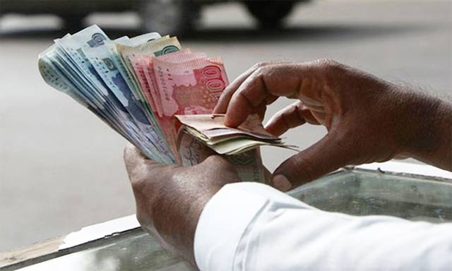 Salaried class paid Rs555b in FY25 | The Express Tribune