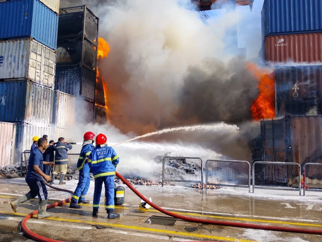 Inquiry ordered into Karachi terminal fire | The Express Tribune